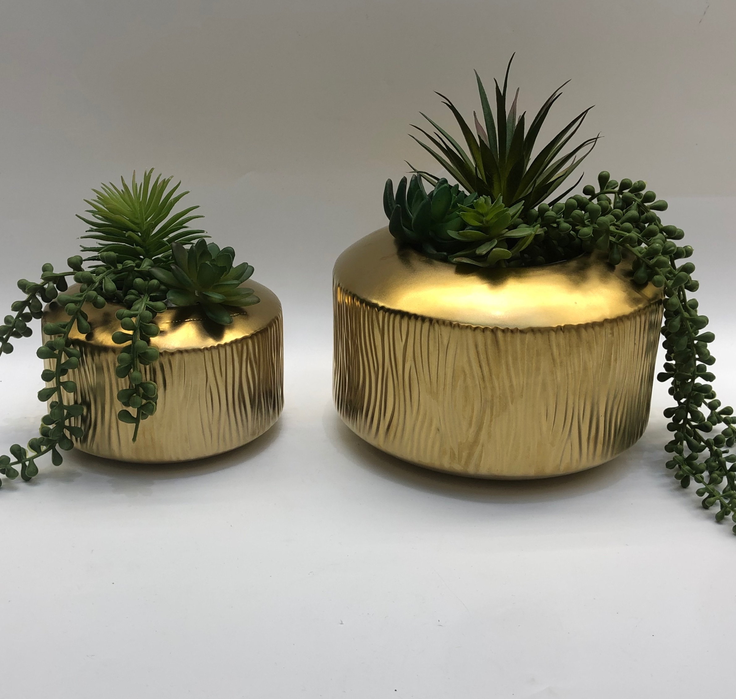 Simulated potted plants, ceramic flowerpots, electroplated gold flowerpots, golden castle vases, ceramic handicrafts, living room decoration, home decoration, European luxurious, fashionable and creative dry flower arrangement, simulated flowers, home decoration, Christmas detail image 4