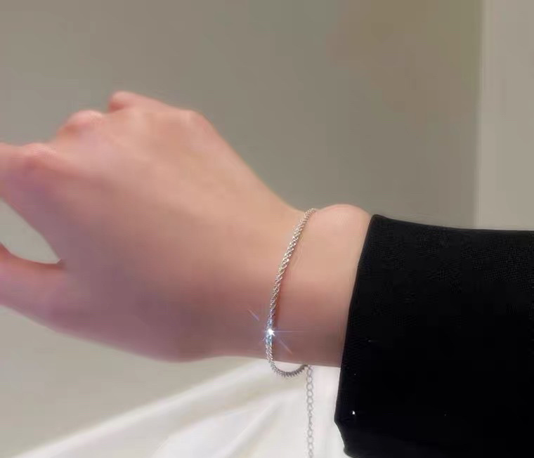 Sparkling and glittering, exquisite plain chain, bare chain, simple and individual, ins women's niche, light luxury and elegant jewelry details Picture