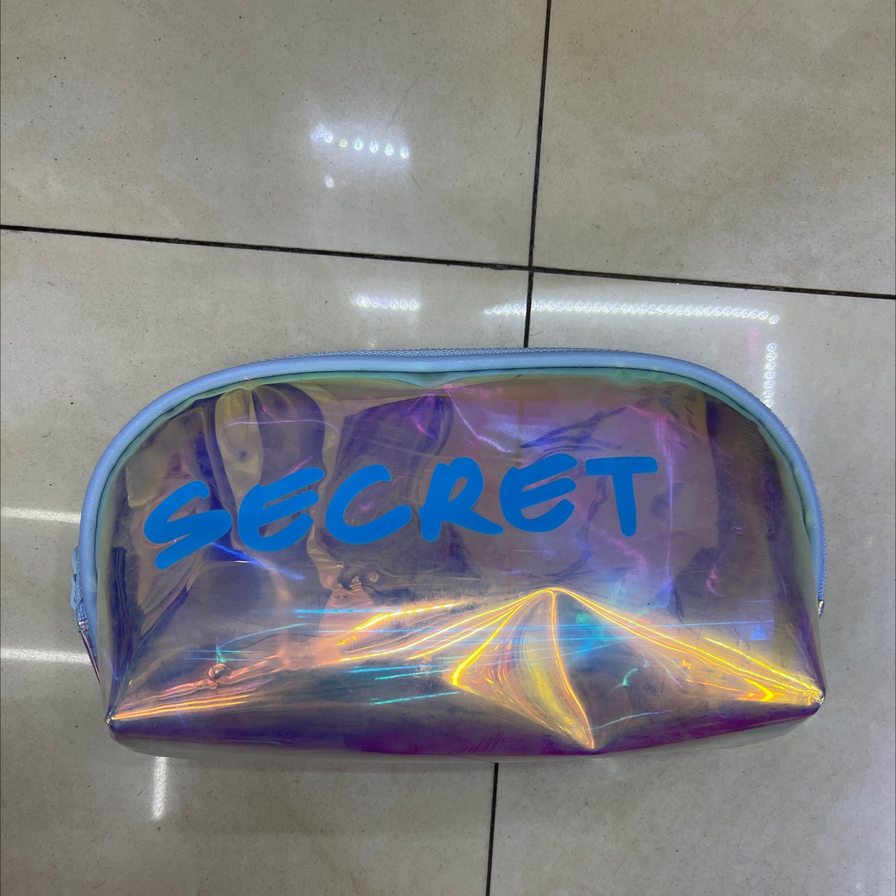 镭射TPU透明字母半圆包化妆包