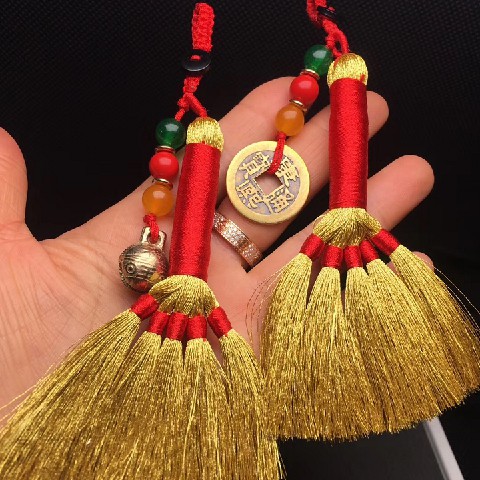 Copper keychain - gold broom details Picture