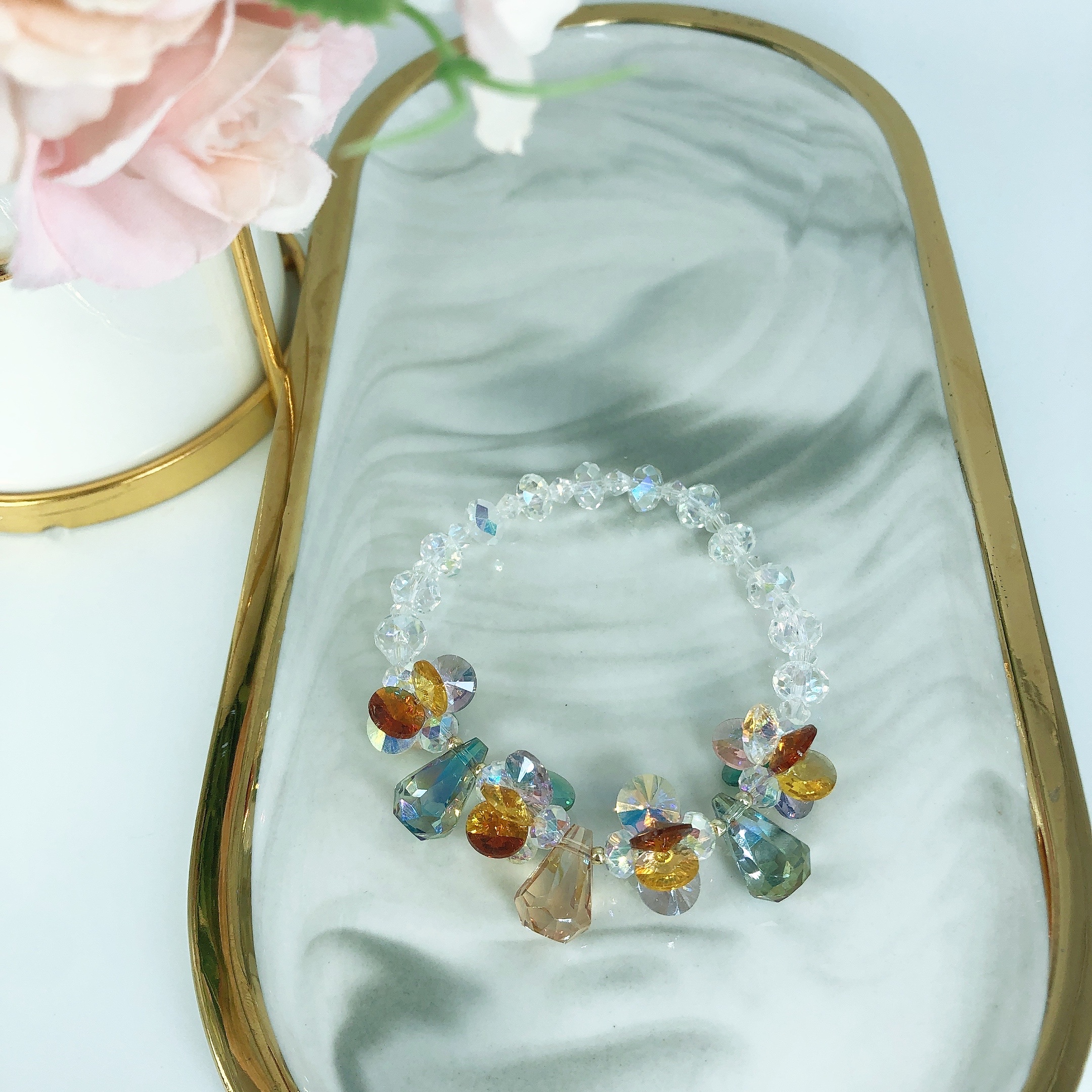 Super sparkling crystal bracelet, a super ethereal and fashionable bracelet Item Picture