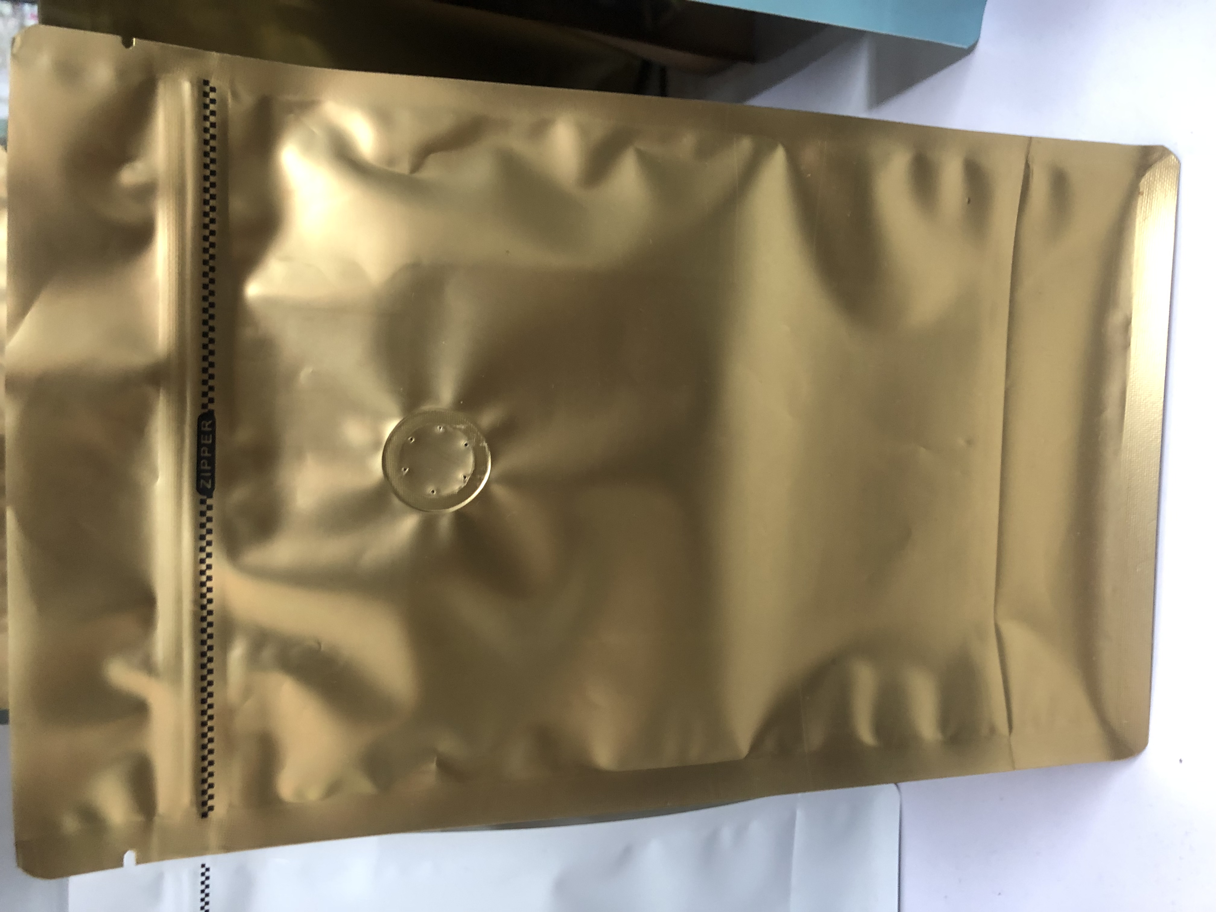 Coffee bag color aluminum foil bag octagonal seal square zipper bag food bag small gold details Picture