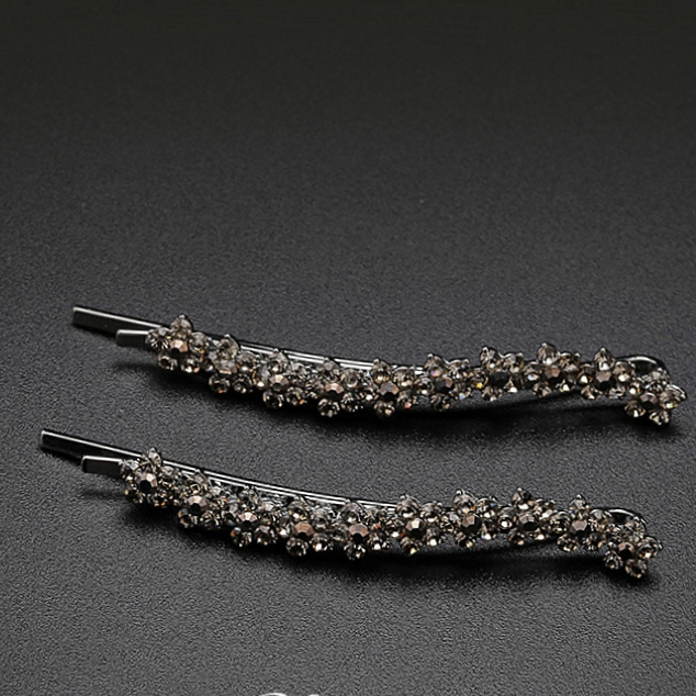 Bobby pin pin. -27