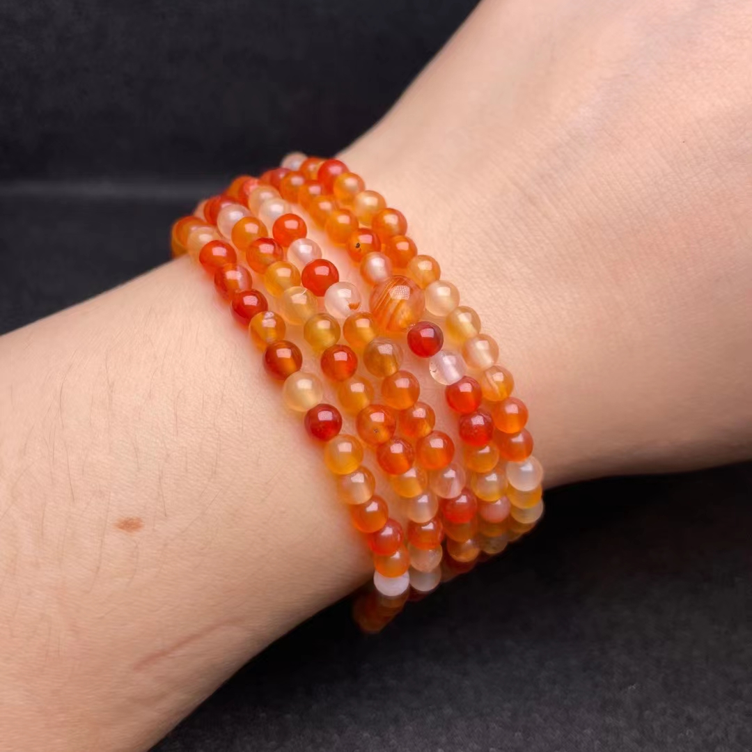 新款特惠[爱心]
4m216玛瑙佛珠–本色玛瑙小巧而精致[福]颜色可搭配