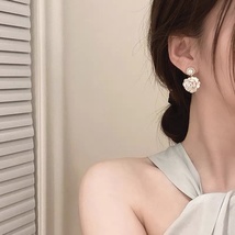 韩国东大门珍珠山茶花耳环气质耳坠夏季银针耳钉法式耳饰女1314