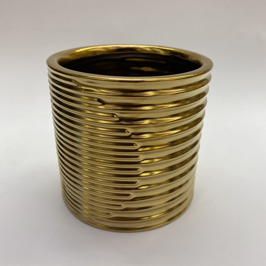Simulated potted plants, ceramic flowerpots, electroplated gold flowerpots, succulent flowerpots, ceramic handicrafts, living room decoration, home, European luxurious, fashionable and creative dry flower arrangement, simulated flowers, home decoration items, golden castle vases detail image 11