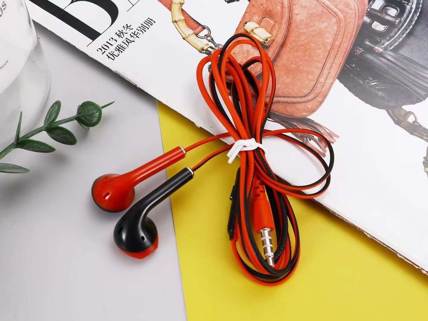 Guangdong Sogo headphones, dual-color mobile phone headphones, in-ear headsets, MP3 earbuds, wired headphones, small headphones, fashionable and creative products Specification image