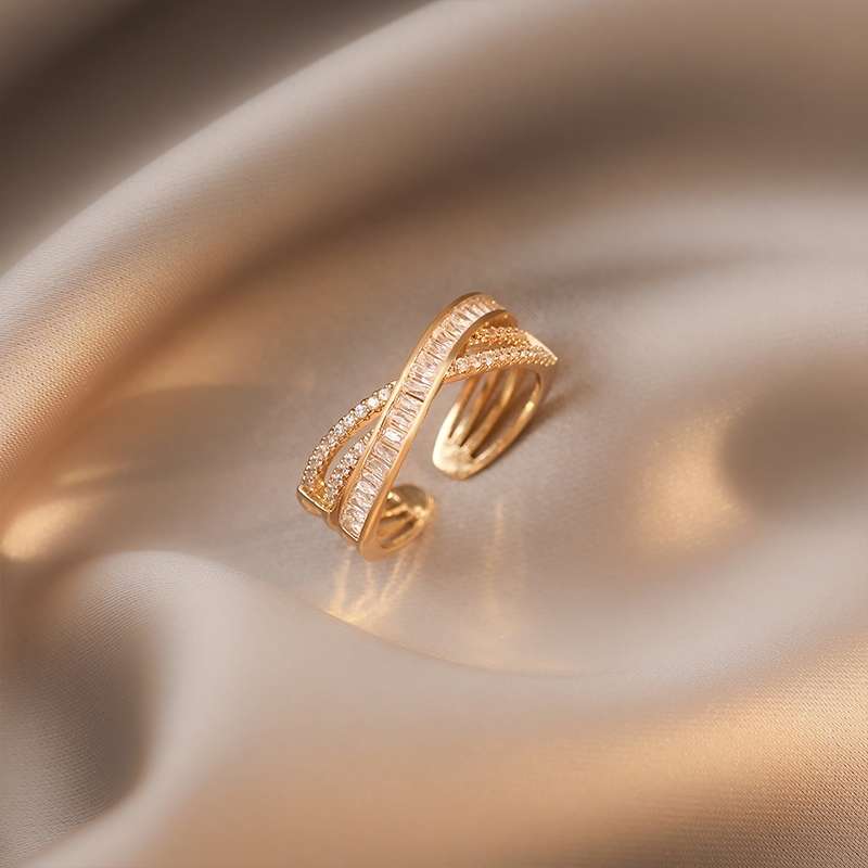 Xin 'ai Lian -134 White Stone Cross Opening Ring, feminine elegance, high-end feel, light luxury, niche design, fashionable and individual, adjustable ring detail image 3