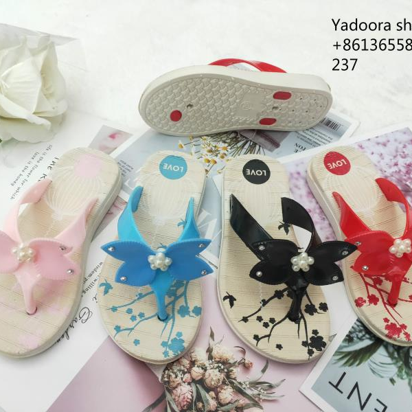 Stylish ladies flip-flops sweet slippers