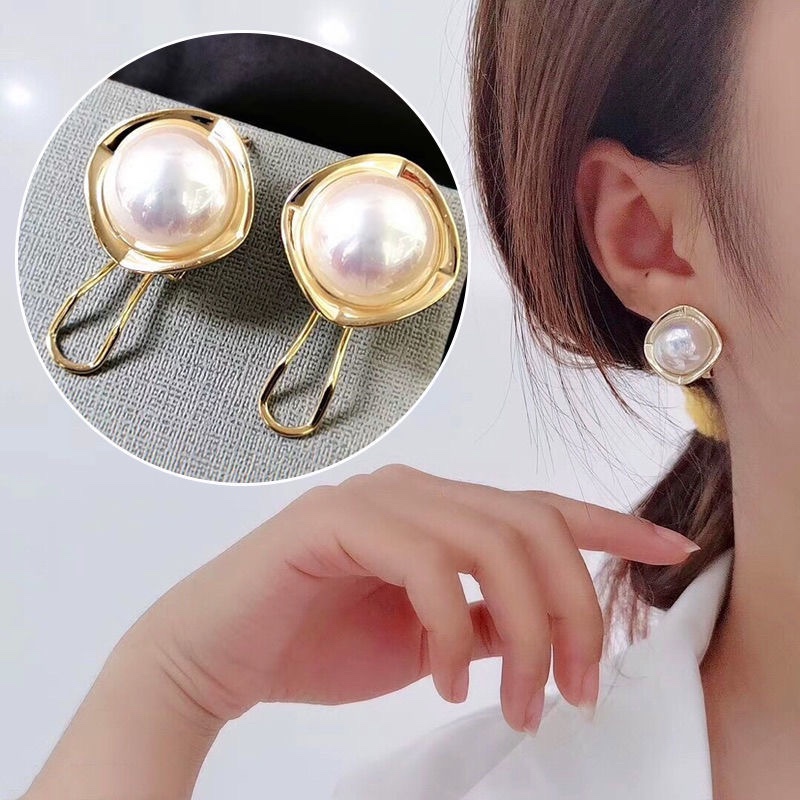 Net the same type of earrings 2020 new trendy French retro earrings female silver needle pearl earrings earrings drop buckle temperament thumbnail