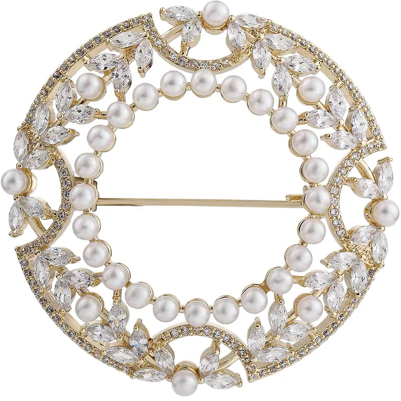 ba disc pearl brooch
