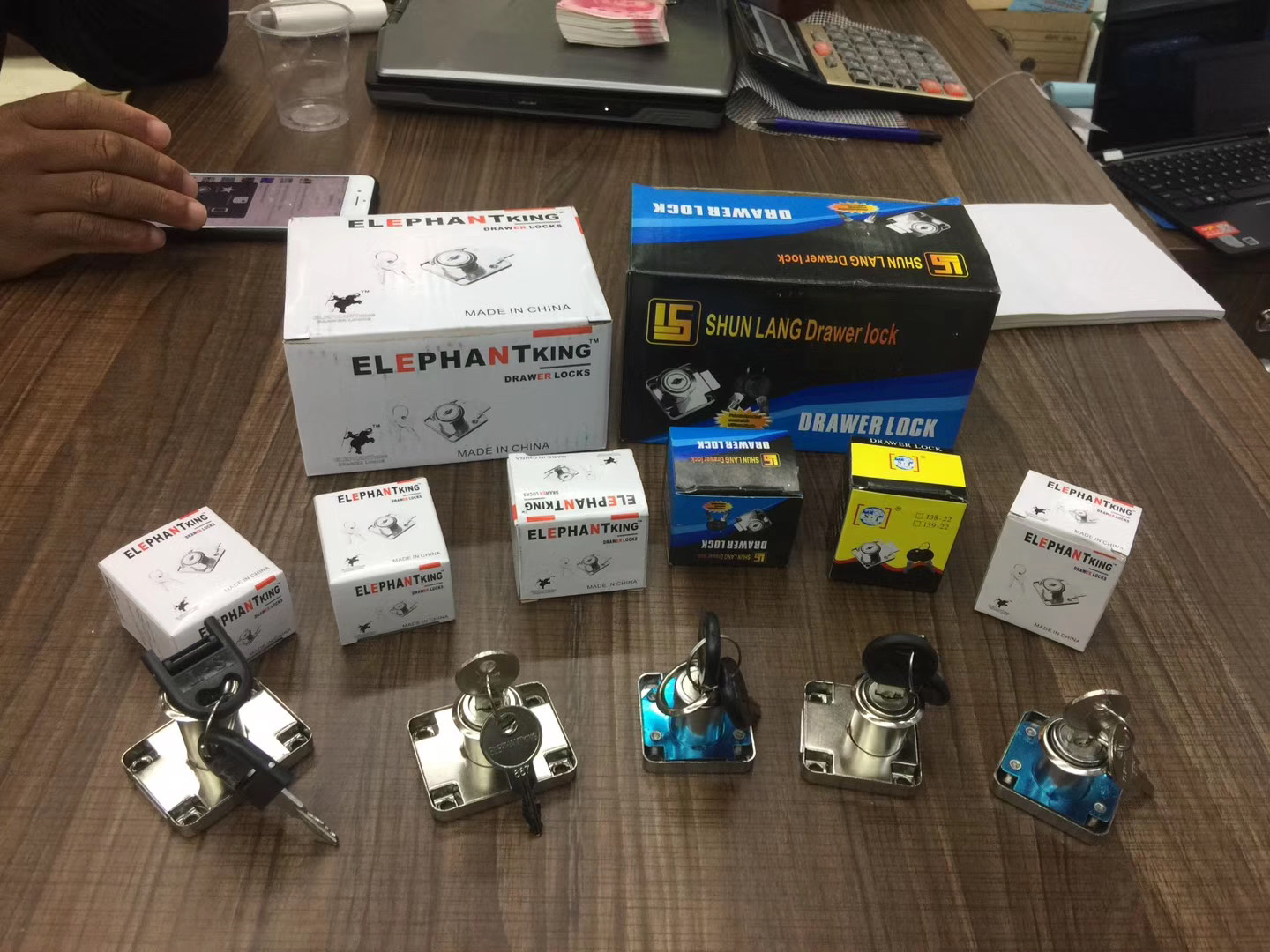 Yiwu Good Goods drawer lock 139-32MM Item Picture