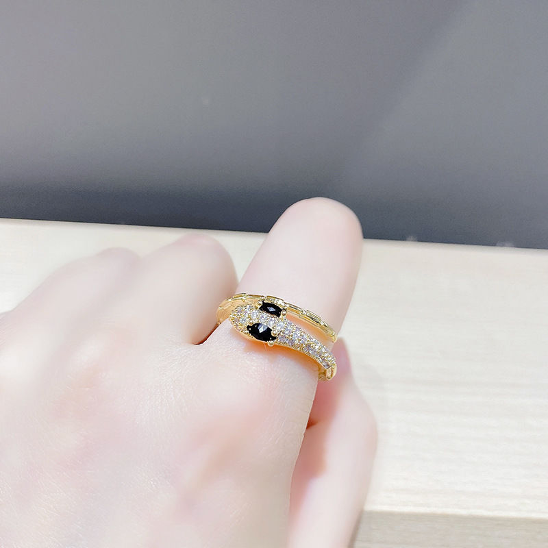 Xin Aiyan - 0088 Fashion personality snake God ring female 2021 tide light luxury niche micro inset zircon spirit snake index finger ring