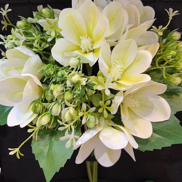 Sihan Flower Industry, yellow lilies, gradient grass, fabric flowers, decorative flowers, artificial plastic flowers, artificial flowers, single living room decorative flowers, dried flowers, table top ornaments, anti-flower art decorations