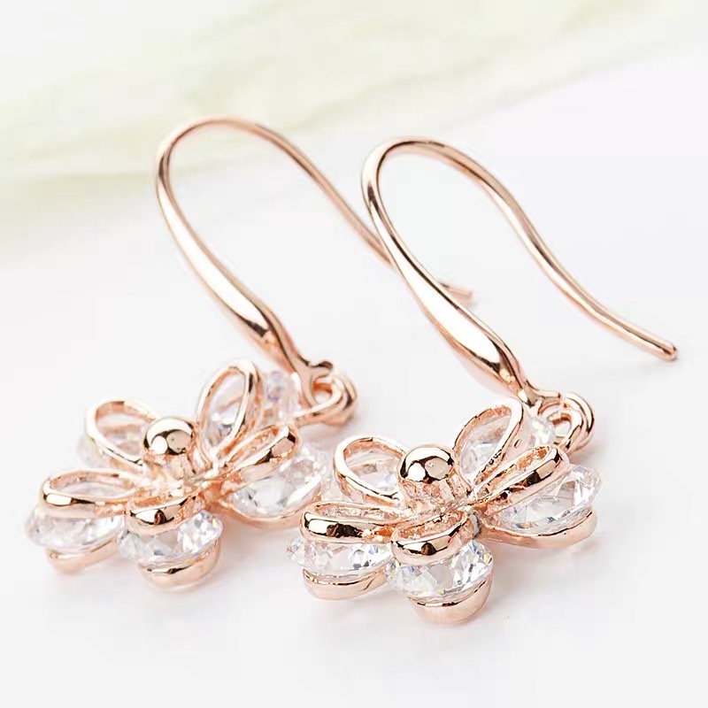 Exquisite snowflake luxurious and high-end long fashionable and trendy ear hooks Specification image