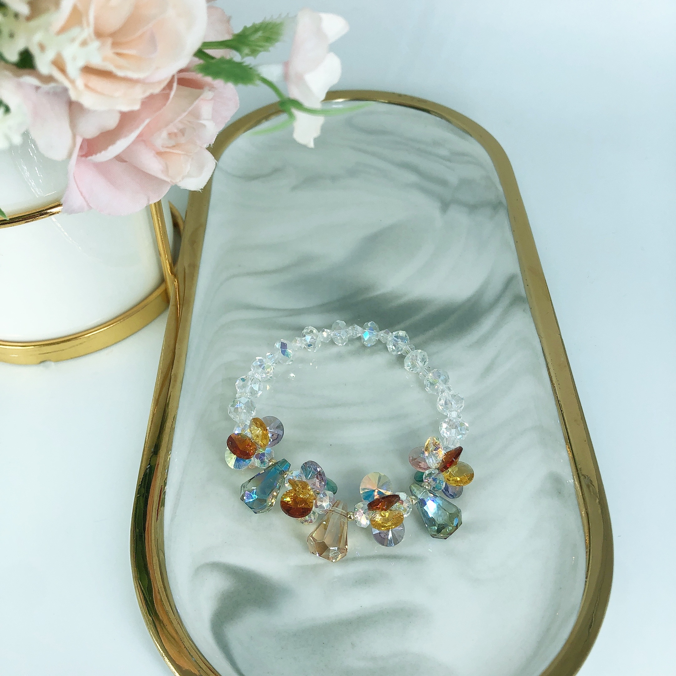Super sparkling crystal bracelet, a super ethereal and fashionable bracelet Application Scenario