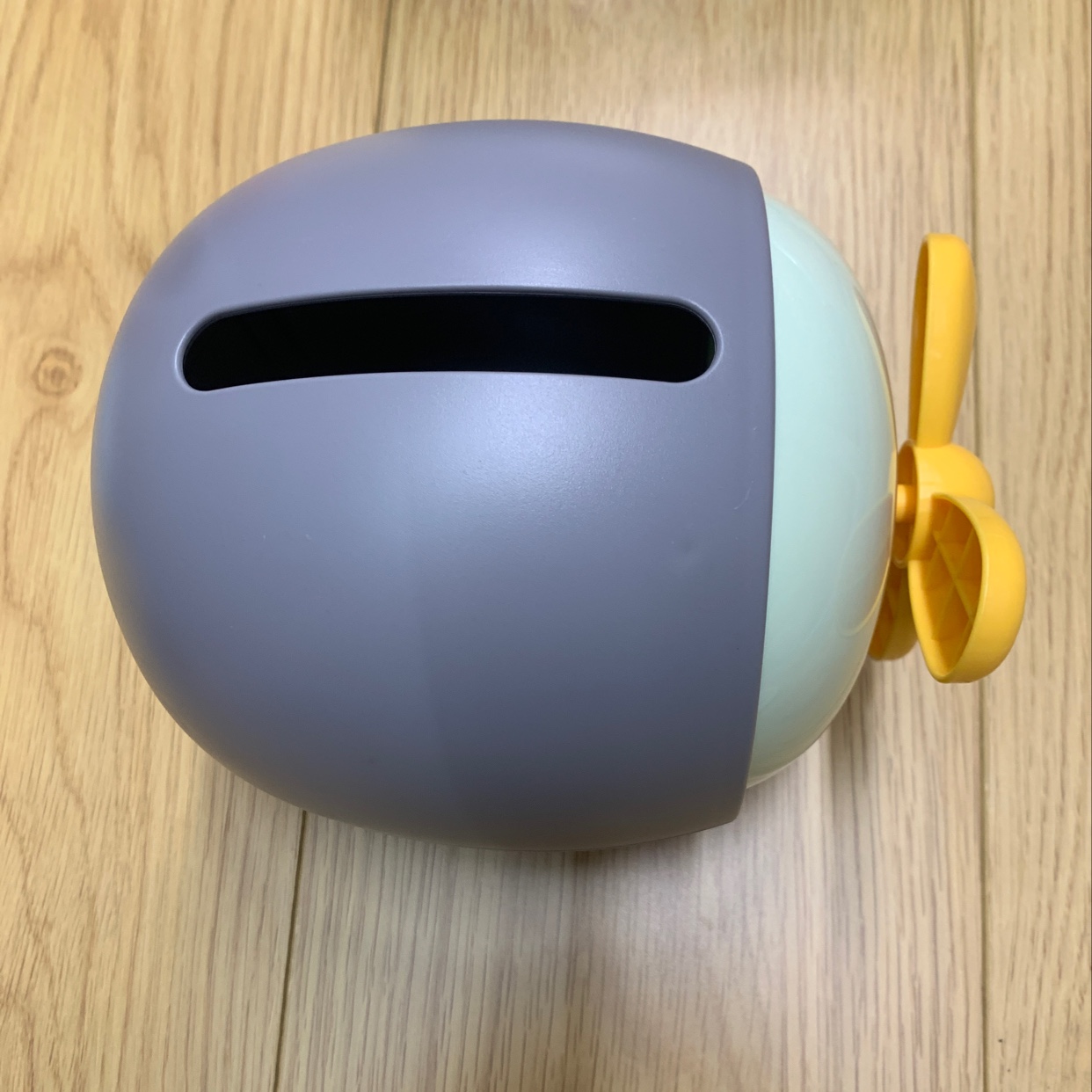 Small airplane tissue box