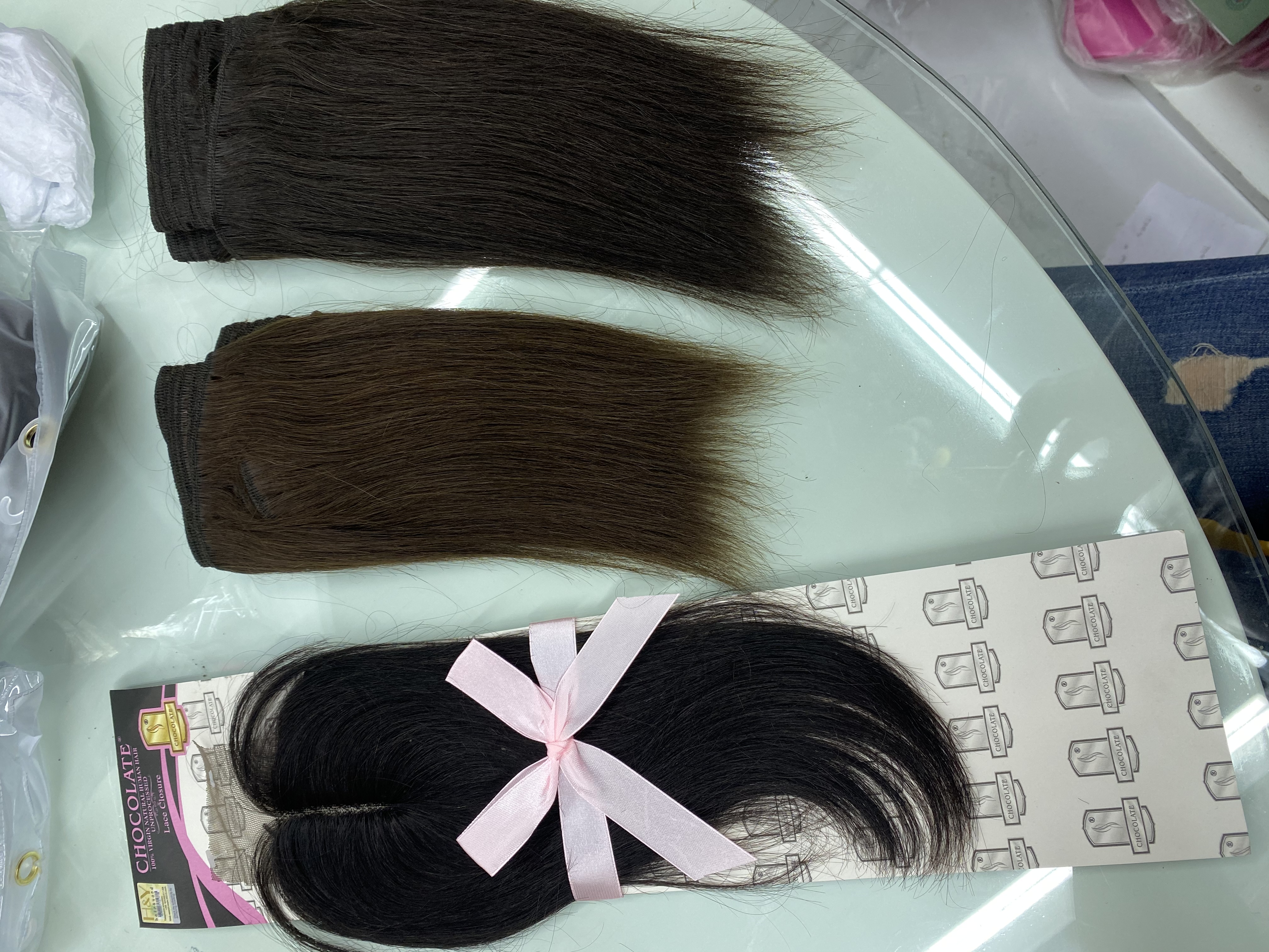Hair clip on the top of the head details Picture