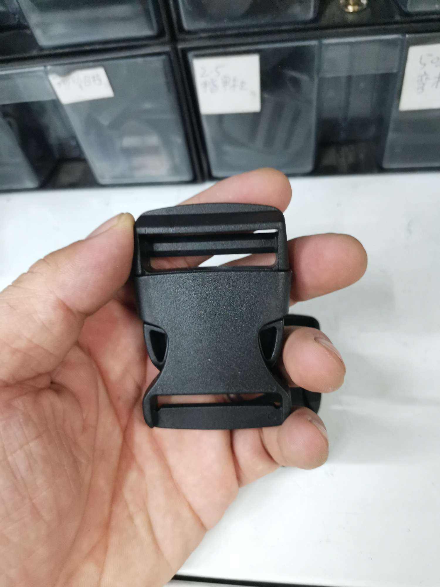 2021#2.5 Snap fasteners, factory direct sales of various hardware accessories, plastic accessories, pull heart fasteners, square fasteners, complete colors, wide variety, favorable prices. Welcome to customize with samples. pic 3