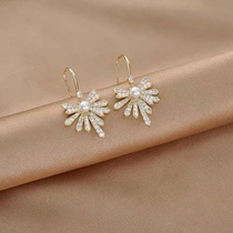 Radiant personality fashion trend classic everything new ear hook