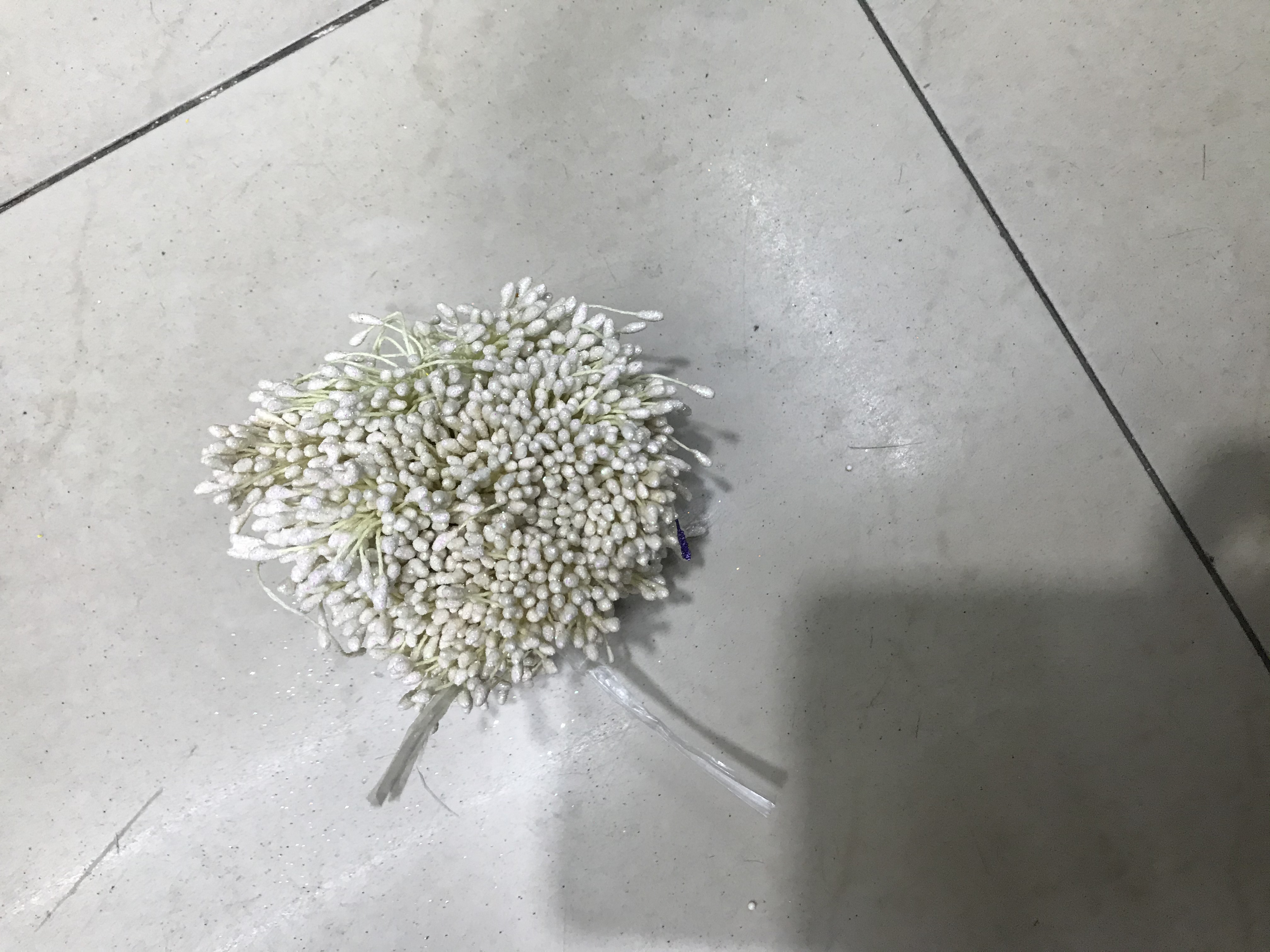Little seven-color white details Picture