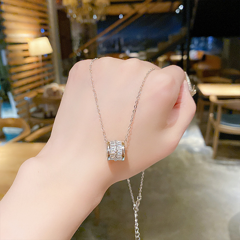 "Big Waist, Light Luxury, Niche design, simple and trendy pendant (Single pendant without chain) Specification image
