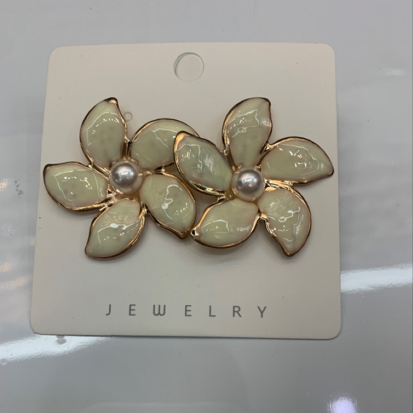 Stylish all-in-one earrings stud