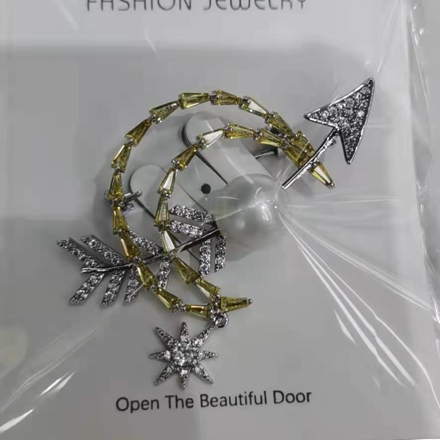 Moon arrow brooch