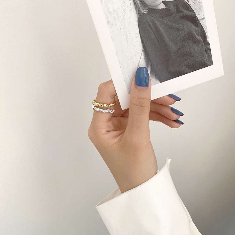 Handcrafted plain silver twisted knot ring, fashionable women's ring, design sense, ins ring, trendy for women details Picture