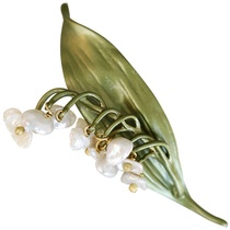 Winding louver brooch