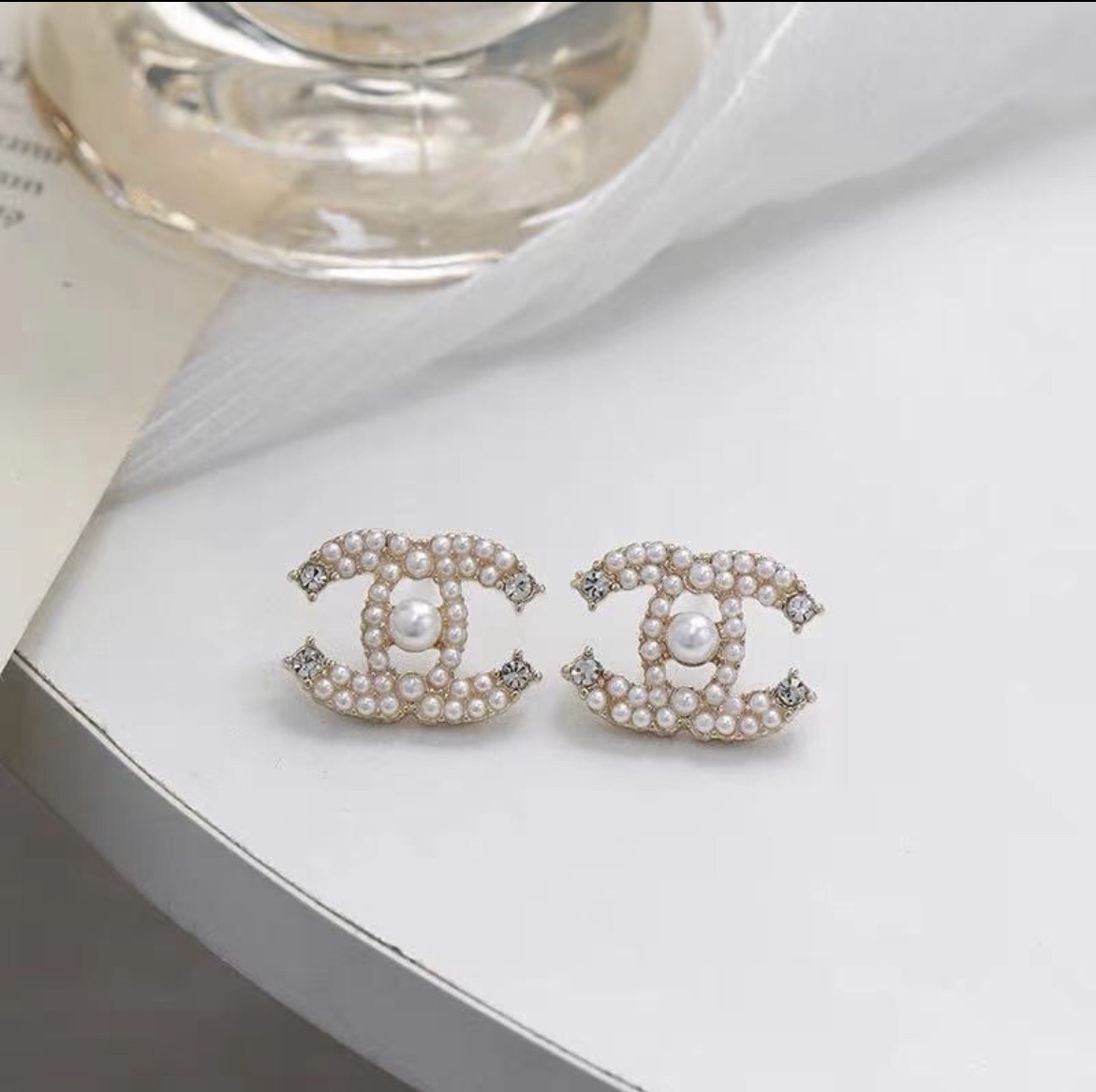 S925 Silver needle small chanel-style diamond-encruted circular stud earrings, versatile and simple double C earrings, high-end Korean earrings