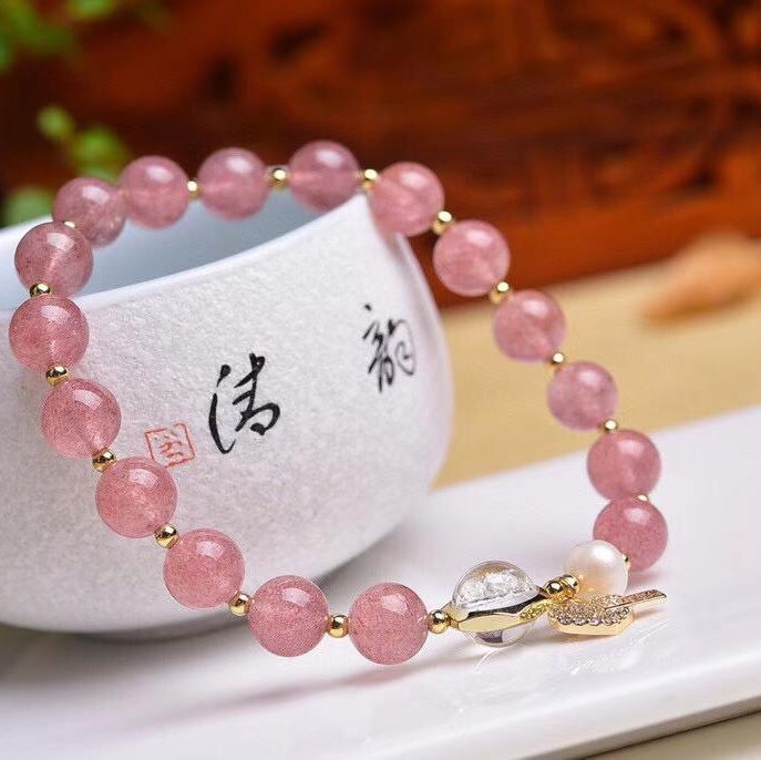天然草莓晶圆珠手链加珍珠丶喜马拉雅水晶，圆珠圆珠组成
