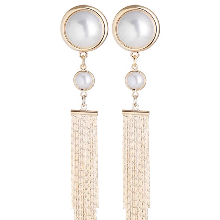 Half bead earrings with tassels