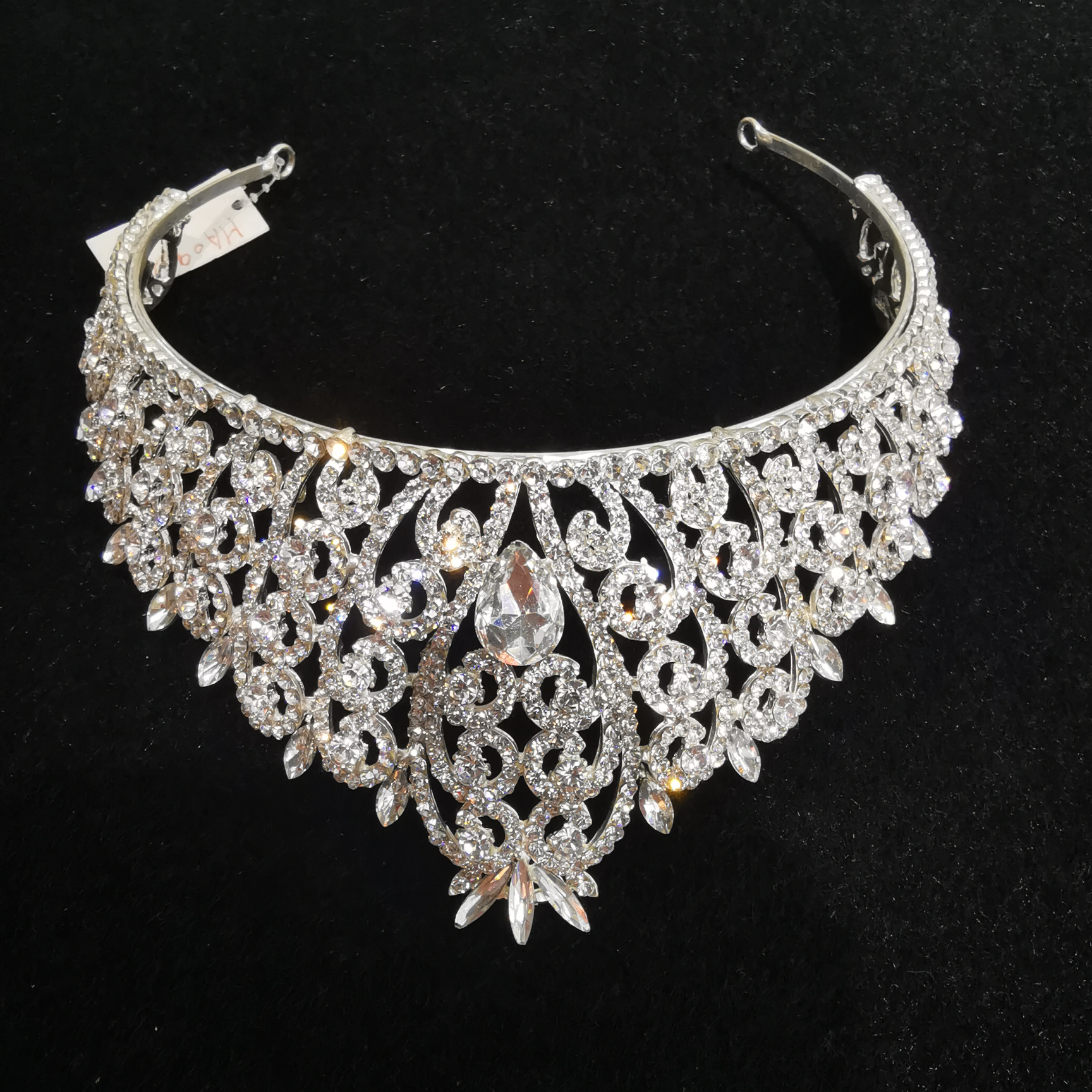 Crown Asia third crown Tiara award event opening beauty pageant hair accessories shoot after the wedding crown