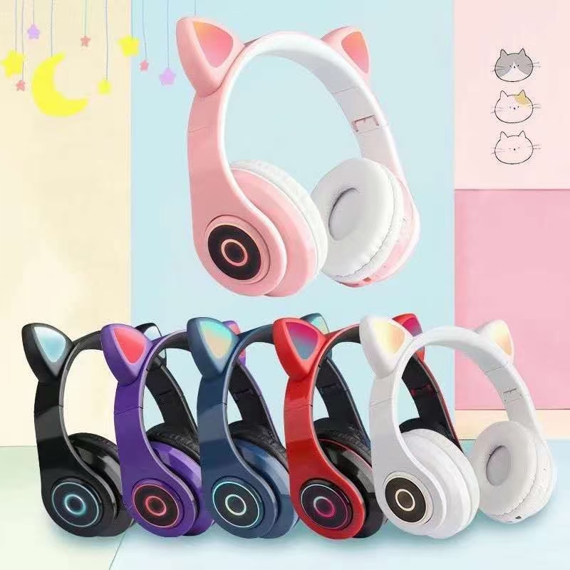 Guangdong Suoge Bluetooth Headphones Series: New cross-border cat ear over-ear Bluetooth headphones, light-emitting wireless Bluetooth voice headphones Item Picture