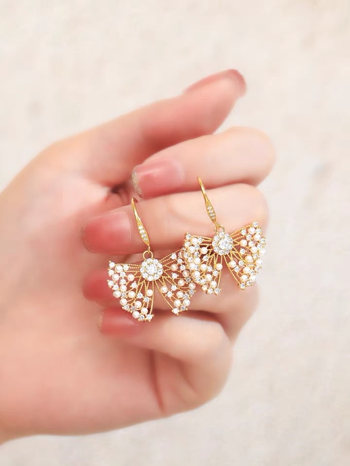 Fish-ear hook bead zircon bow earrings details Picture