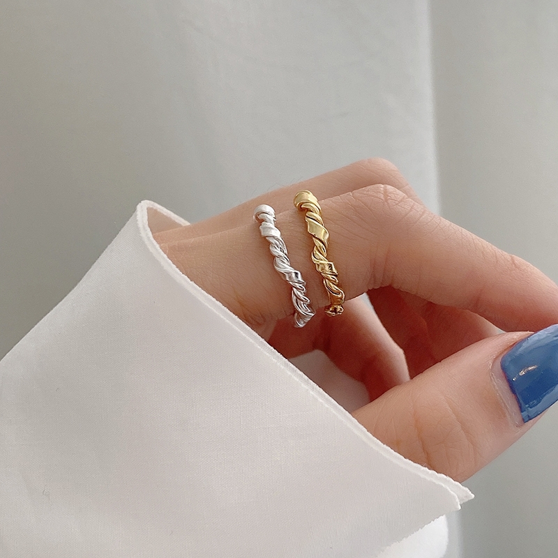 Handcrafted plain silver twisted knot ring, fashionable women's ring, design sense, ins ring, trendy for women