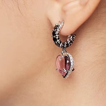 C-type zircon earring with peach heart