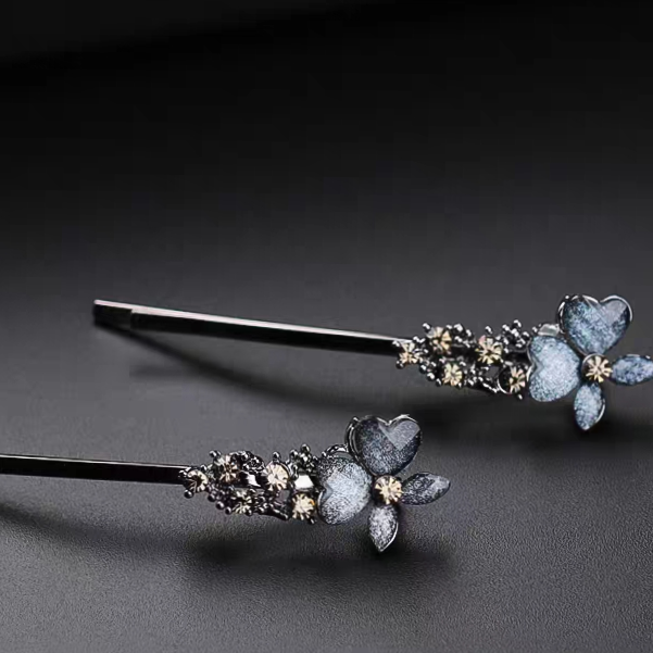 Bobby pin pin. -28