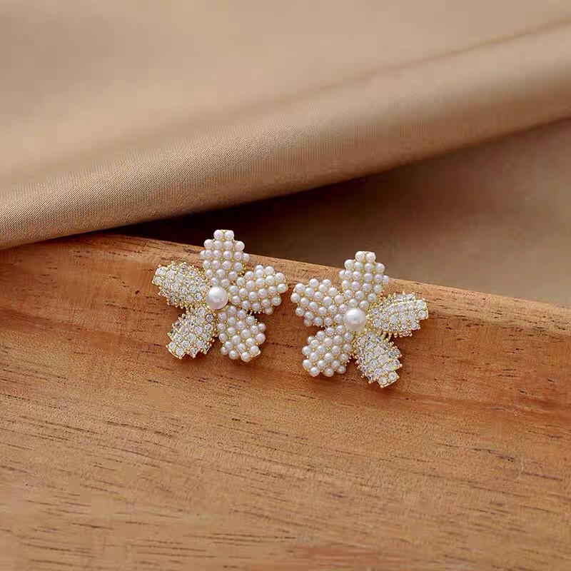 Exquisite sweet flowers fashion new South Korea Dongdaemun banquet earrings
