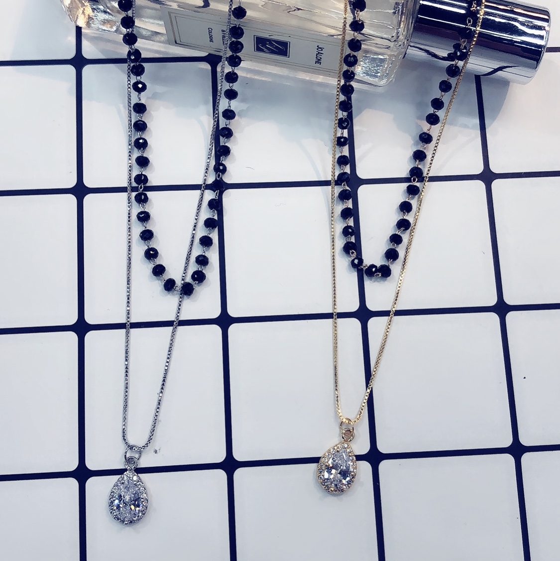 Short chain 18 gold