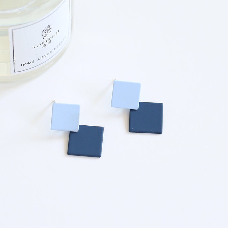 Stud earrings E99