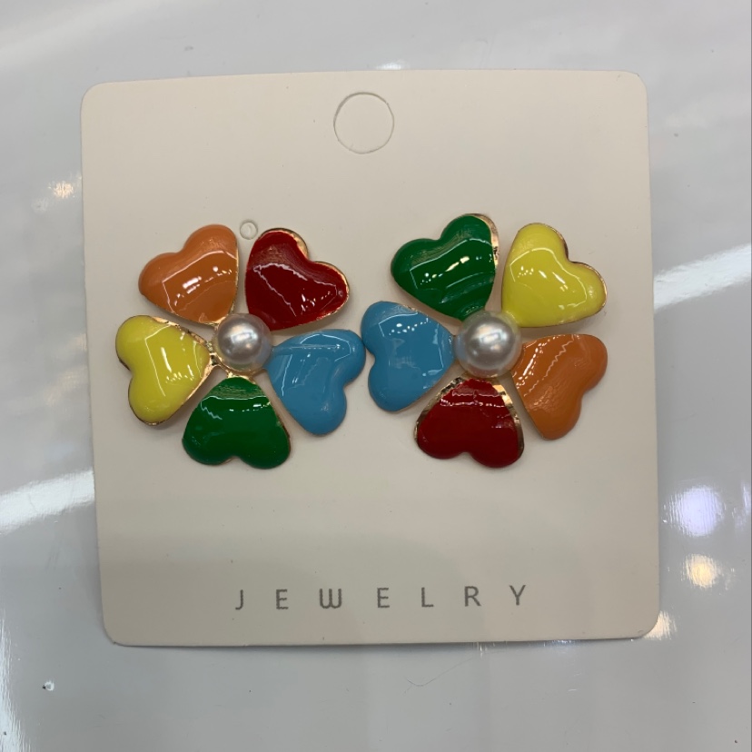 Stylish and stylish with earrings and studs
