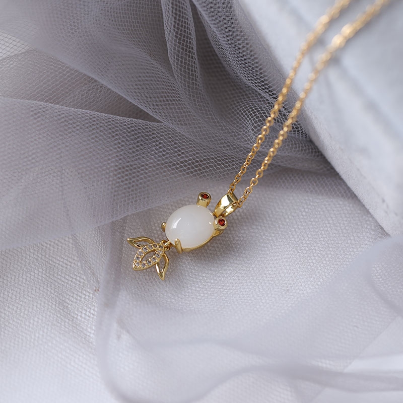 项链女夏轻奢小众小金鱼吊坠设计感百搭锁骨链2021年新款