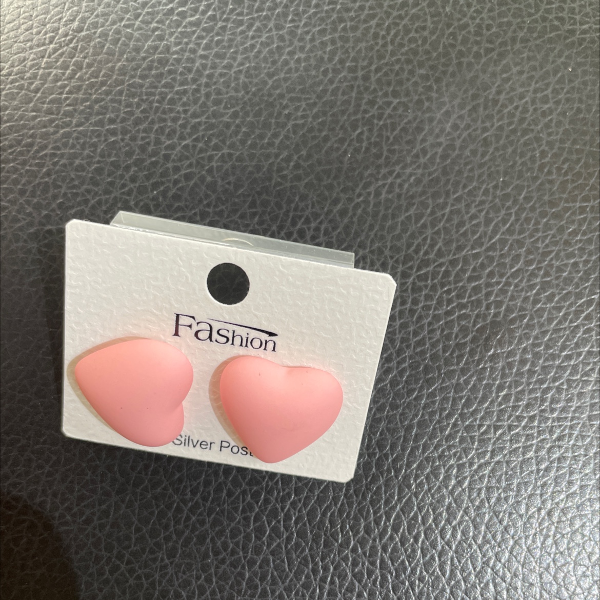 Today beauty Korean earrings heart design style pink effect is good