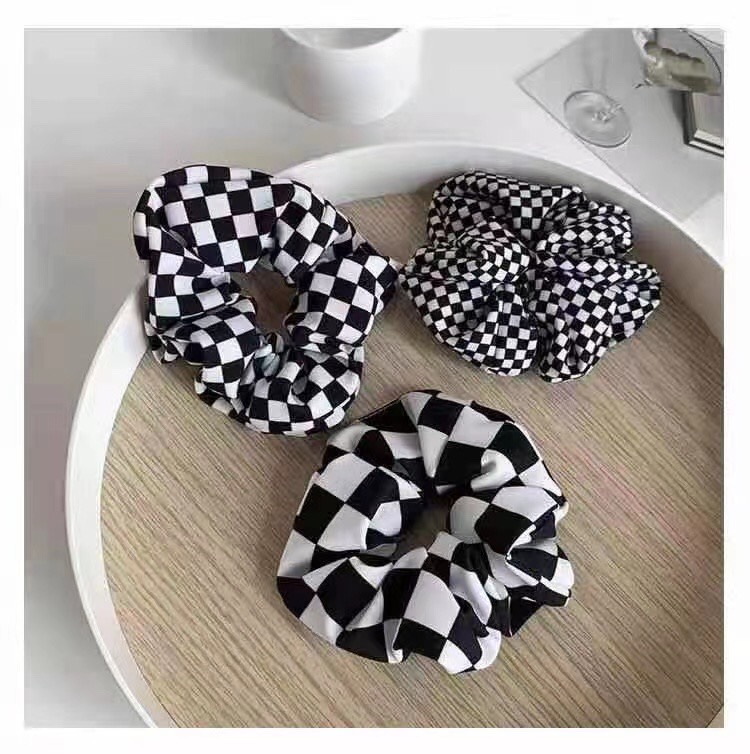 几禾｜秋冬新品黑白棋盘格发圈大肠圈发饰厂家直销物美价廉