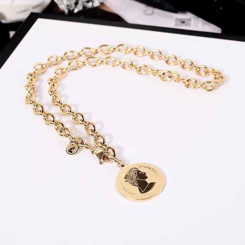 Korean female Internet celebrity's retro collarbone sweater chain is trendy and simple detail image 1