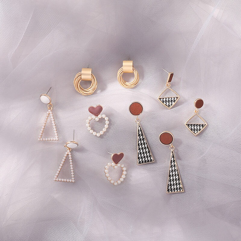 Stud earrings F54