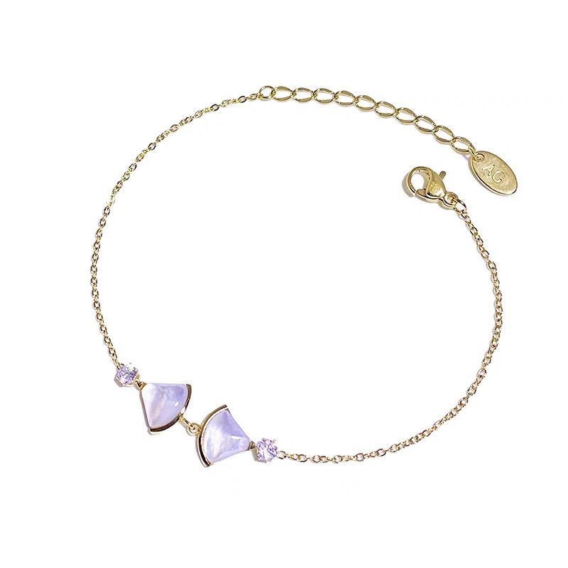 New simple and elegant shell bracelet for women, featuring a niche and light luxury Jieya steel decoration