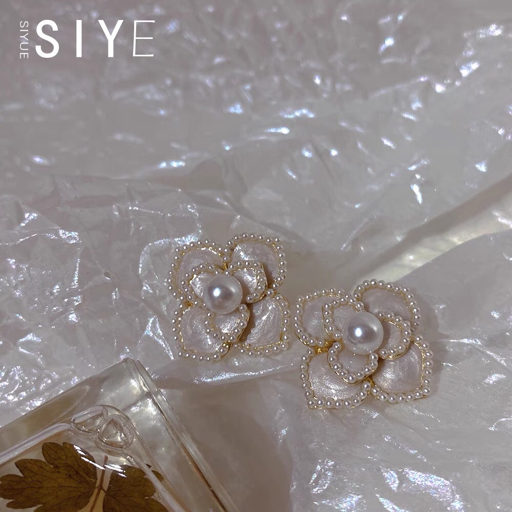 Earring 196